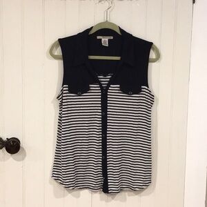 Belah & Codey Sleeveless striped women’s top. Very soft. Button up.